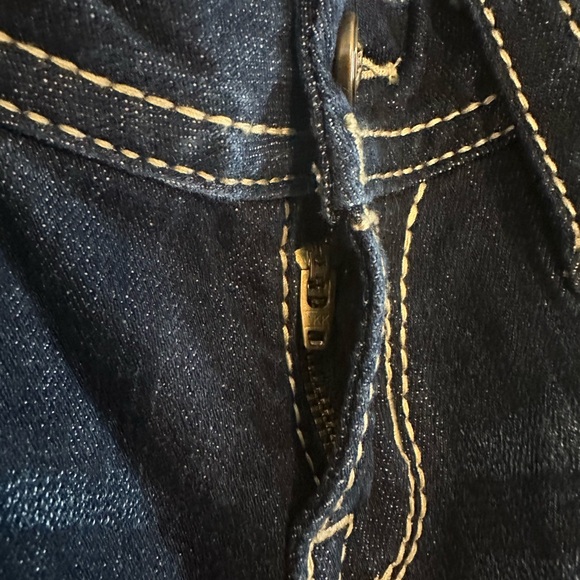 Rock Revival Jean Shorts - Betty Cut - Picture 5 of 16